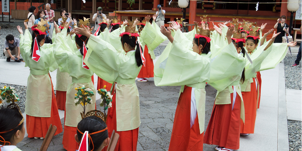 御田植祭田植舞